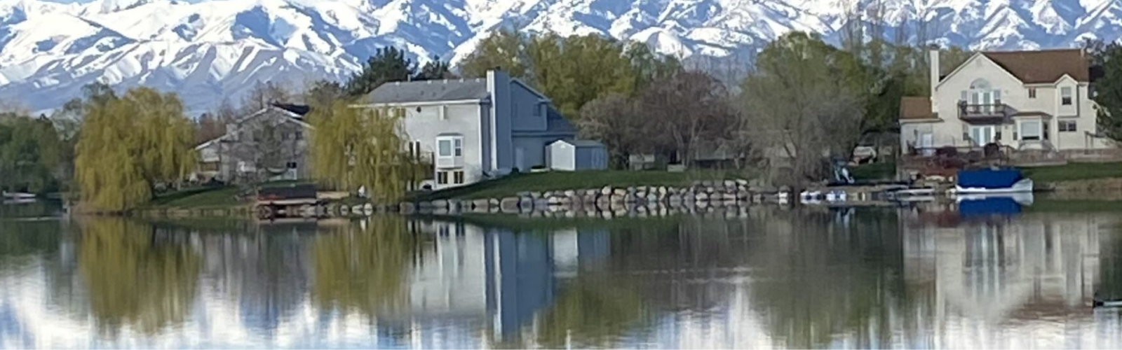 Mountain lake community view